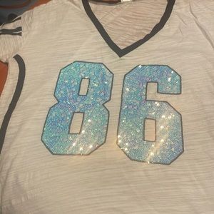 WHITE && BLACK VS PINK SHIRT